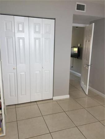 Wilton Commons, 2741 NE 8th Ave #14, Wilton Manors, Florida 33334, image 1