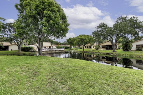 Sawgrass Village 1, 4512 Cordia Cir, Coconut Creek, Florida 33066, image 3