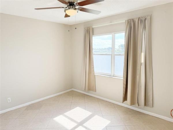 Leisureville Lake, 1116 Lake Ter #214, Boynton Beach, Florida 33426, image 3