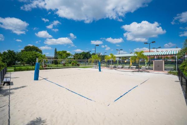 Oakridge, 362 Oakridge T, Deerfield Beach, Florida 33442, image 3