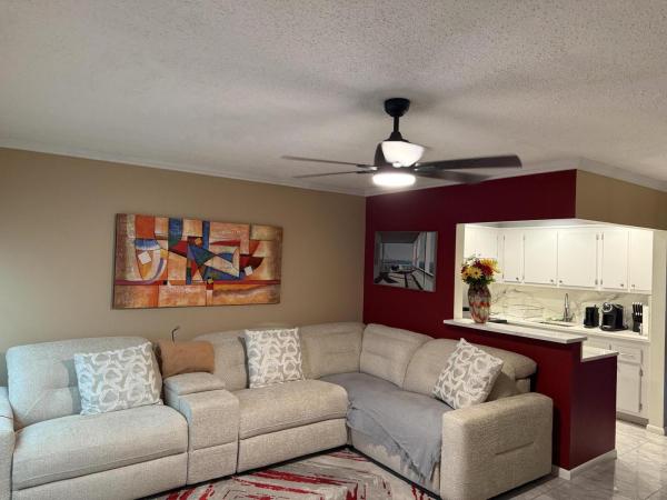 Oakridge, 362 Oakridge T, Deerfield Beach, Florida 33442, image 3