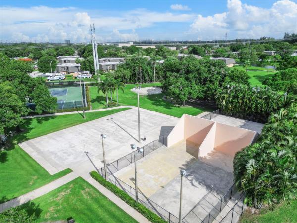 Village Of Sandalwood Lakes, 1017 10th Way, West Palm Beach, Florida 33407, image 2