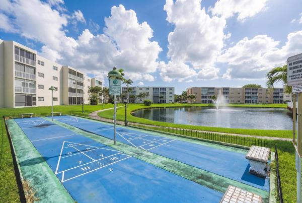 Meadowbrook Lakes, 205 SE 11th Ter #403, Dania Beach, Florida 33004, image 2