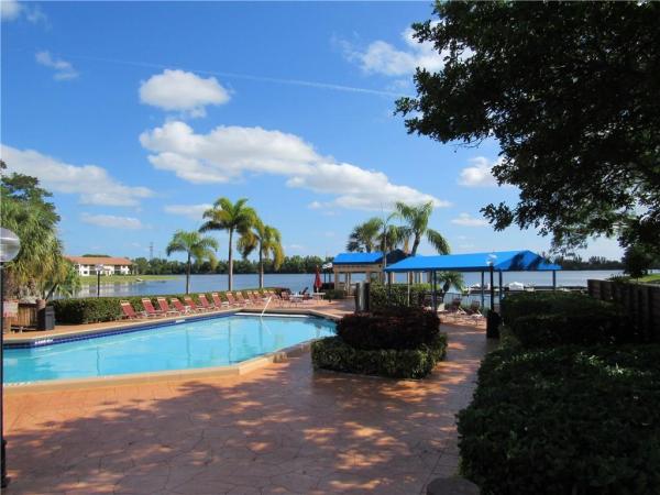 912 Congressional Way, Deerfield Beach, Florida 33442, image 1