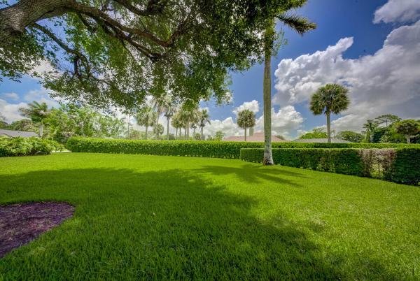 Pinewood Of Wellington, 13406 Doubletree Cir, Wellington, Florida 33414, image 1
