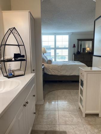 Boca Bayou, 1 Royal Palm Way #2010, Boca Raton, Florida 33432, image 1