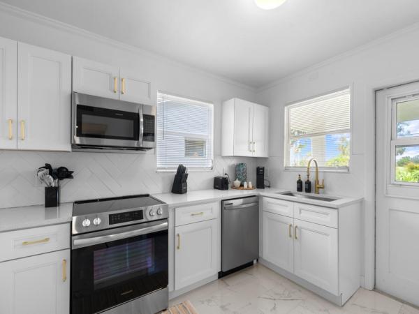 422 N Lakeside Dr, Lake Worth, Florida 33460, image 3