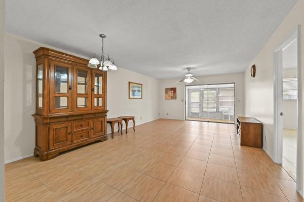 Golden Lakes Village, 109 Lake Barbara Dr, West Palm Beach, Florida 33411, image 2