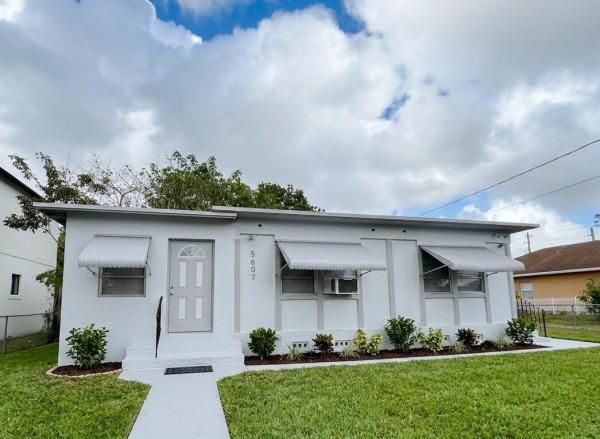 Hollywood Beach Gardens, 5607 Polk St, Hollywood, Florida 33021, image 2