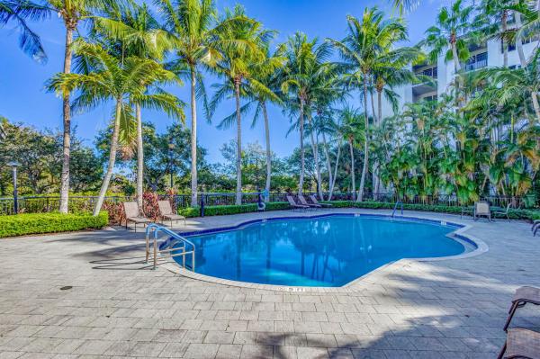 Vizcaya Lakes, 1660 Renaissance Commons Blvd #2424, Boynton Beach, Florida 33426, image 2