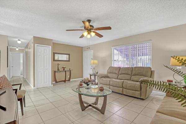 Lake Boynton Estates, 302 SW 8th St, Boynton Beach, Florida 33426, image 1