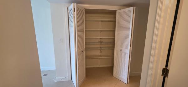 11111 Biscayne Blvd #4C, Unincorporated Dade County, Florida 33181, image 1