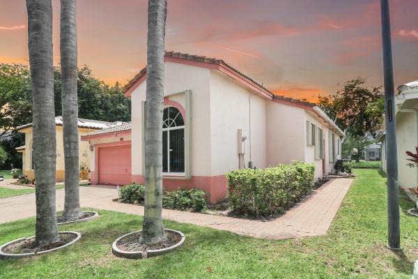 Sandpiper Landing, 5006 Heron Ct, Coconut Creek, Florida 33073, image 1