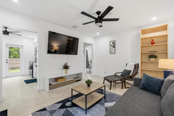 Croissant Park River, 210 SW 11th St #1-2, Fort Lauderdale, Florida 33315, image 3