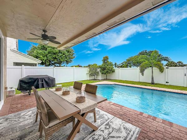 Boca Vista Estates, 9419 Lake Serena Dr, Boca Raton, Florida 33496, image 1