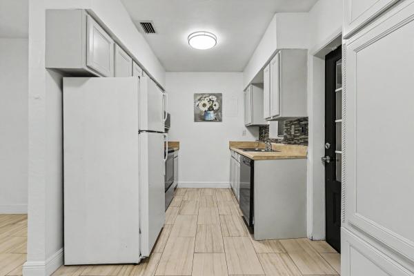 Lauderdale Gardens, 604 NE 14th Pl, Fort Lauderdale, Florida 33304, image 1