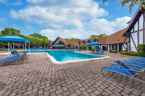International Village At Inverrary, 3680 Inverrary Dr #1V, Lauderhill, Florida 33319, image 3