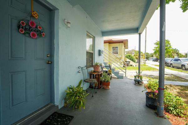 Freshwater Avenue, 1021 14th St, West Palm Beach, Florida 33401, image 2