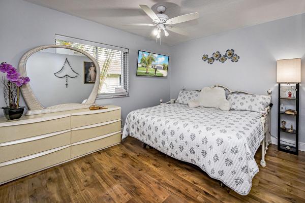 The Forest Homes, 447 Foresta Ter, West Palm Beach, Florida 33415, image 3