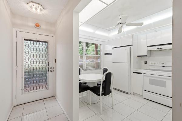Lucaya Village, 2302 Lucaya Ln #E1, Coconut Creek, Florida 33066, image 3