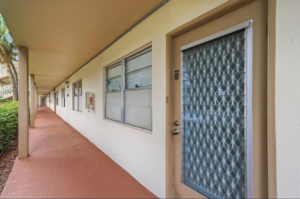 Lucaya Village, 2302 Lucaya Ln #E1, Coconut Creek, Florida 33066, image 1