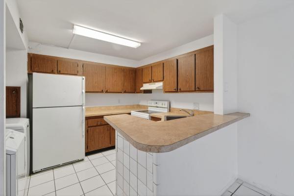 Cedar Gardens Townhouses, 3502 Gardens East Dr #B, Palm Beach Gardens, Florida 33410, image 2