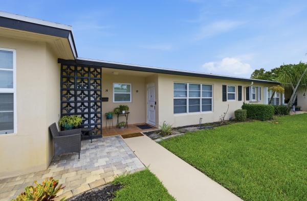 955 Circle Dr #B, Delray Beach, Florida 33445, image 1