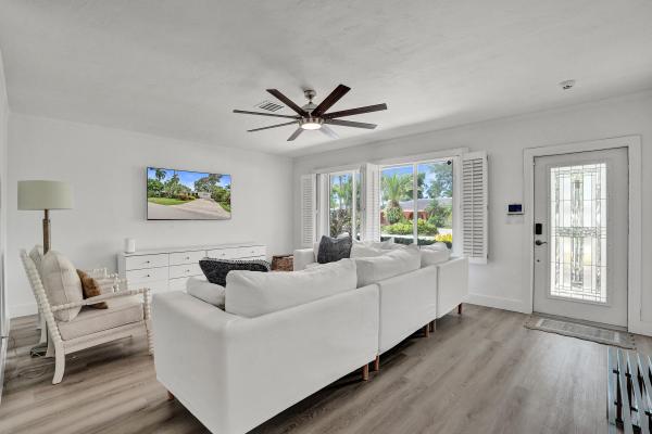 Middle River Estates, 1528 NE 28th Dr, Wilton Manors, Florida 33334, image 1