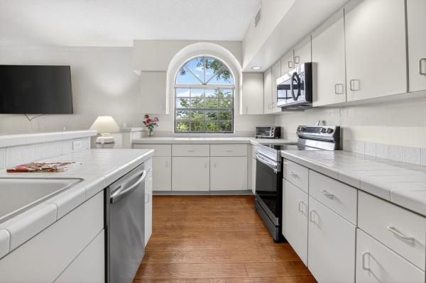 8073 Aberdeen Dr #201, Boynton Beach, Florida 33472, image 1