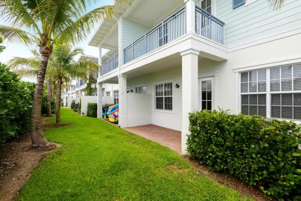 Ocean Breeze Townhomes At Juno Beach, 114 Ocean Breeze Dr, Juno Beach, Florida 33408, image 2