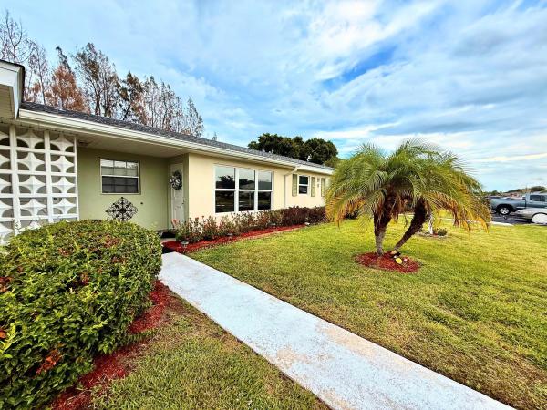 916 Savannas Point Dr #E, Fort Pierce, Florida 34982, image 2