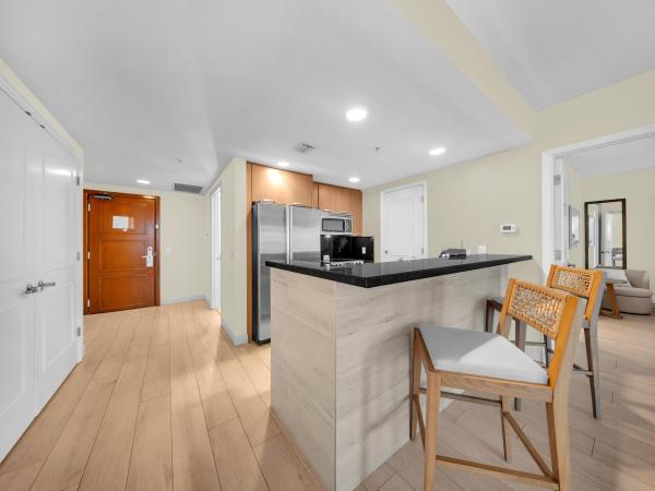 The Q Club Resort & Residences, 505 N Fort Lauderdale Beach Blvd #221, Fort Lauderdale, Florida 33304, image 1