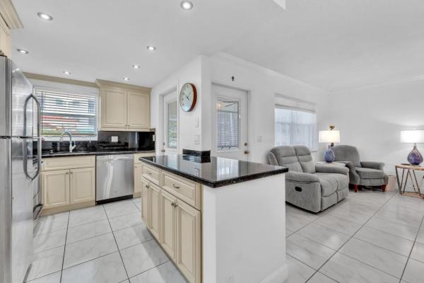 Casa Paradiso, 580 Egret Dr #121, Hallandale Beach, Florida 33009, image 1