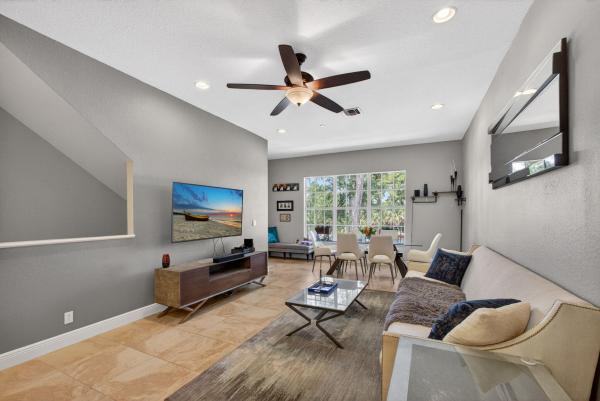 Cielo Townhomes, 4710 E Artesa Way, Palm Beach Gardens, Florida 33418, image 3