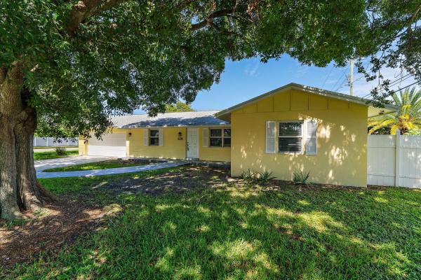 Palm Beach Gardens Estates, 678 Riverside Dr, Palm Beach Gardens, Florida 33410, image 1