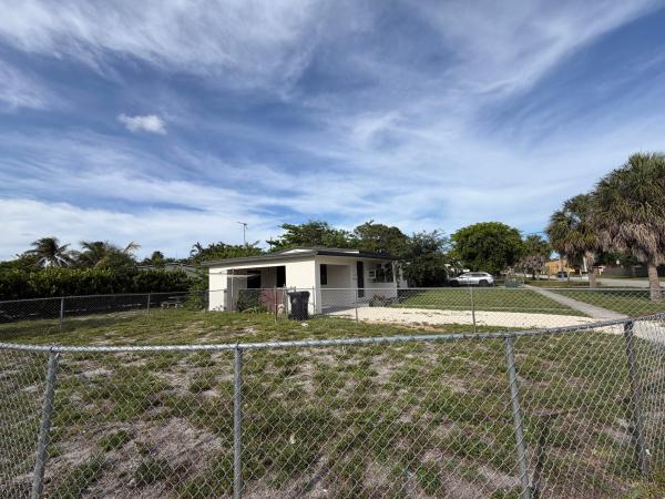 Lauderdale Manors, 1437 NW 10th Pl, Fort Lauderdale, Florida 33311, image 3