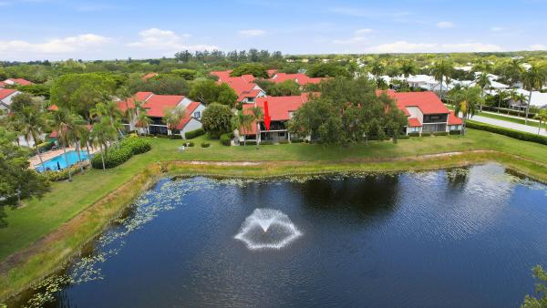 Lexington Green, 22 Lexington Ln W #D, Palm Beach Gardens, Florida 33418, image 2