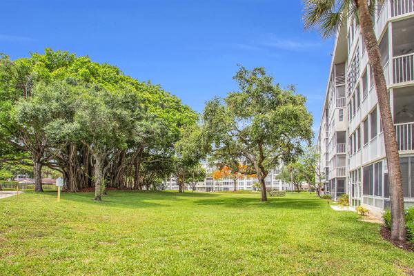 Palm-Aire Country Club 2, 2600 S Course Dr #106, Pompano Beach, Florida 33069, image 2