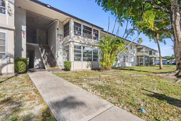 The Laurels At Margate, 480 N Laurel Dr #1A, Margate, Florida 33063, image 2