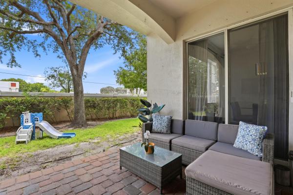 Carriage Pointe Townhomes, 80 Nottingham Pl, Boynton Beach, Florida 33426, image 1