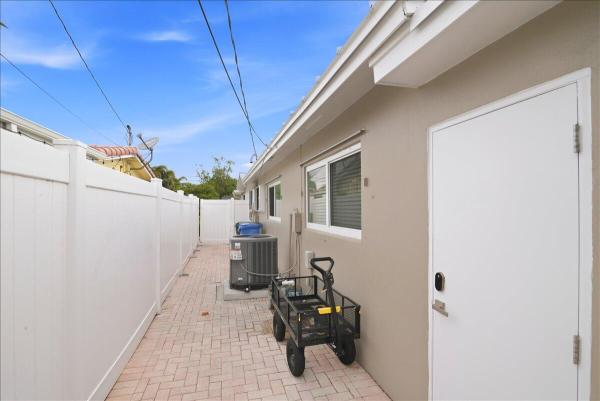 Royal Palm Isles, 1730 NW 39th St, Oakland Park, Florida 33309, image 3