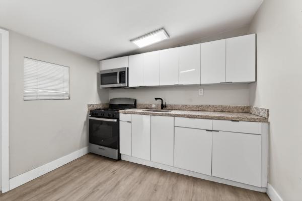 Parkway Place, 716 Citrus Ave, Fort Pierce, Florida 34950, image 1