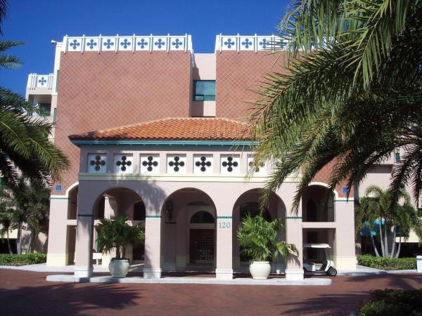 Mizner Court, 120 SE 5th Ave #326, Boca Raton, Florida 33432, image 2