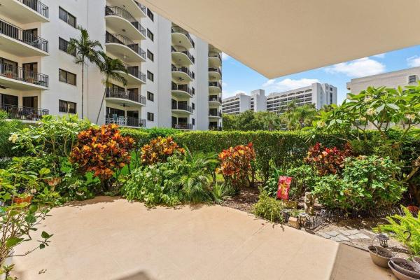 Everglades, 372 Golfview Rd #101, North Palm Beach, Florida 33408, image 3