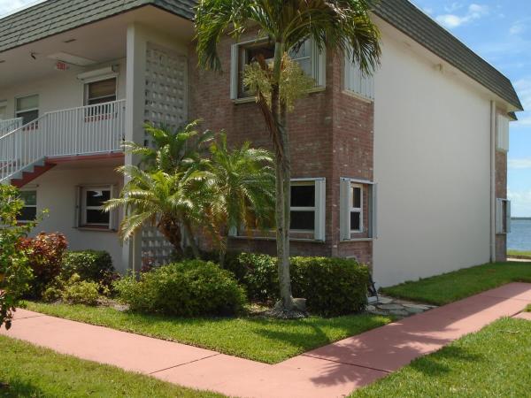 1133 Bayshore Dr #105, Fort Pierce, Florida 34949, image 2