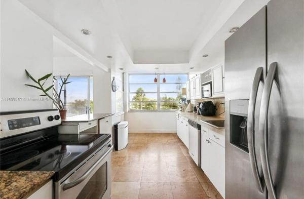 Majorca Towers, 11930 N Bayshore Dr #302, North Miami, Florida 33181, image 2