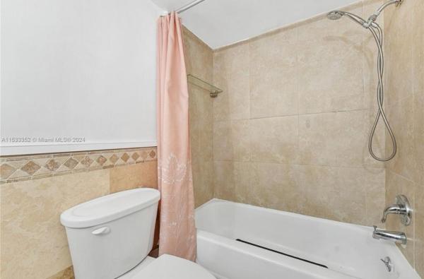 Majorca Towers, 11930 N Bayshore Dr #302, North Miami, Florida 33181, image 3