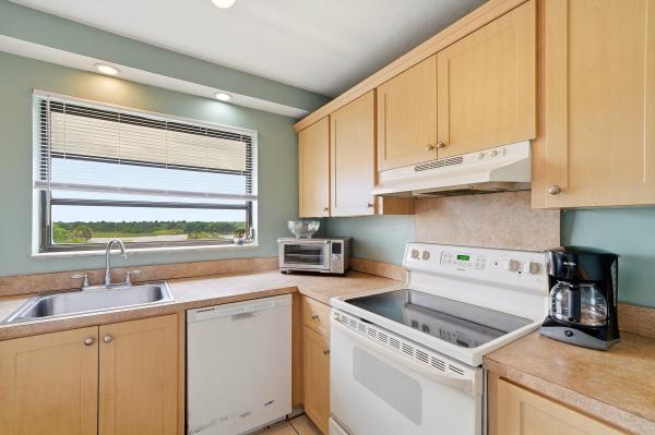 Colony Point, 901 Colony Point Cir #523, Pembroke Pines, Florida 33026, image 1