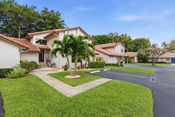 The Lakes Of Deer Creek, 660 Deer Creek Edgewater Dr, Deerfield Beach, Florida 33442, image 1