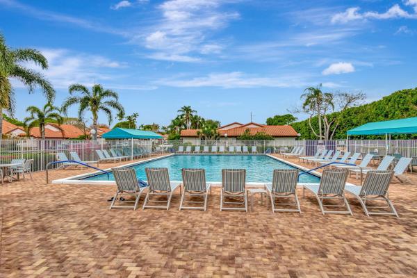 Huntington Pointe, 6248 Kings Gate Cir, Delray Beach, Florida 33484, image 2